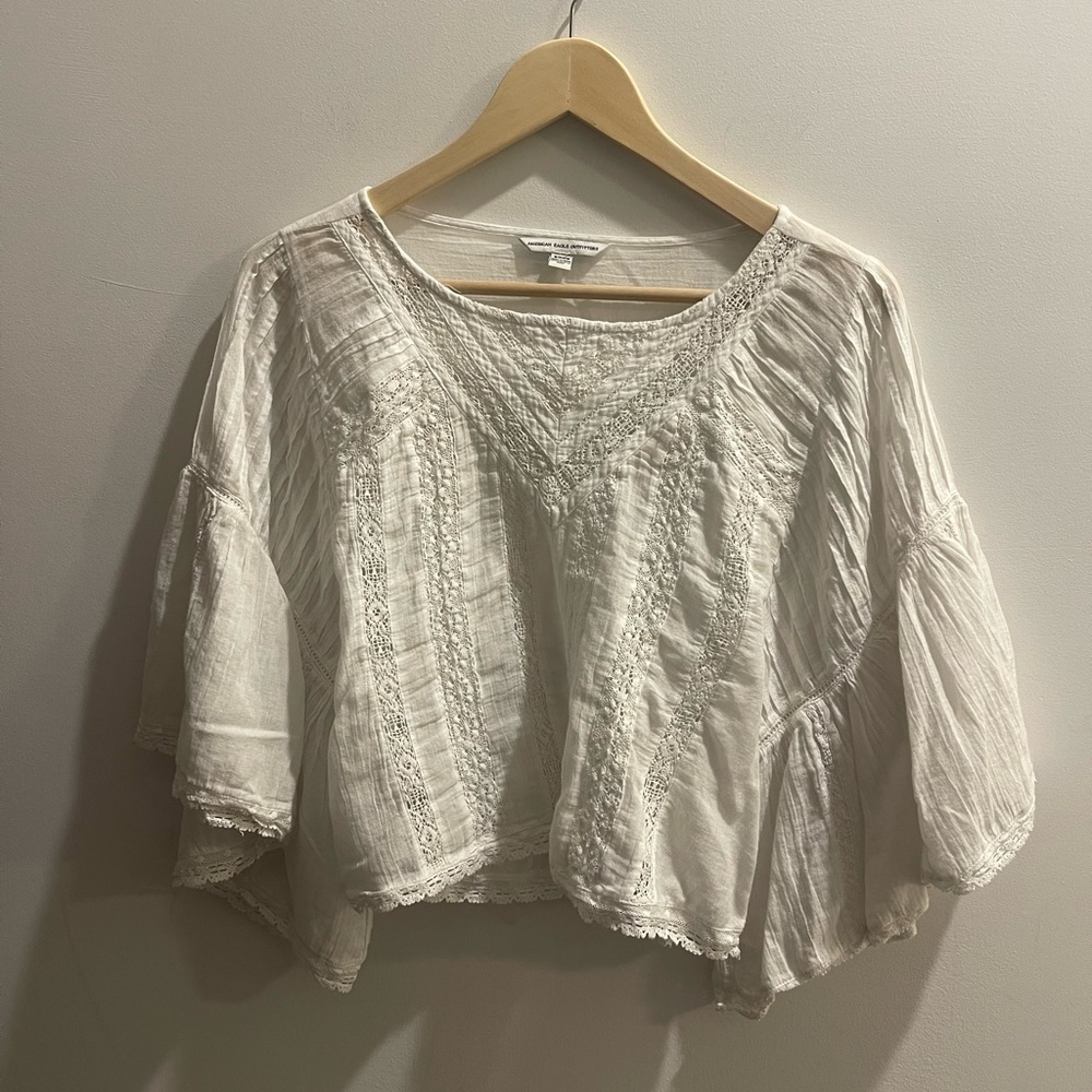 American Eagle White Flowy Cropped Top S